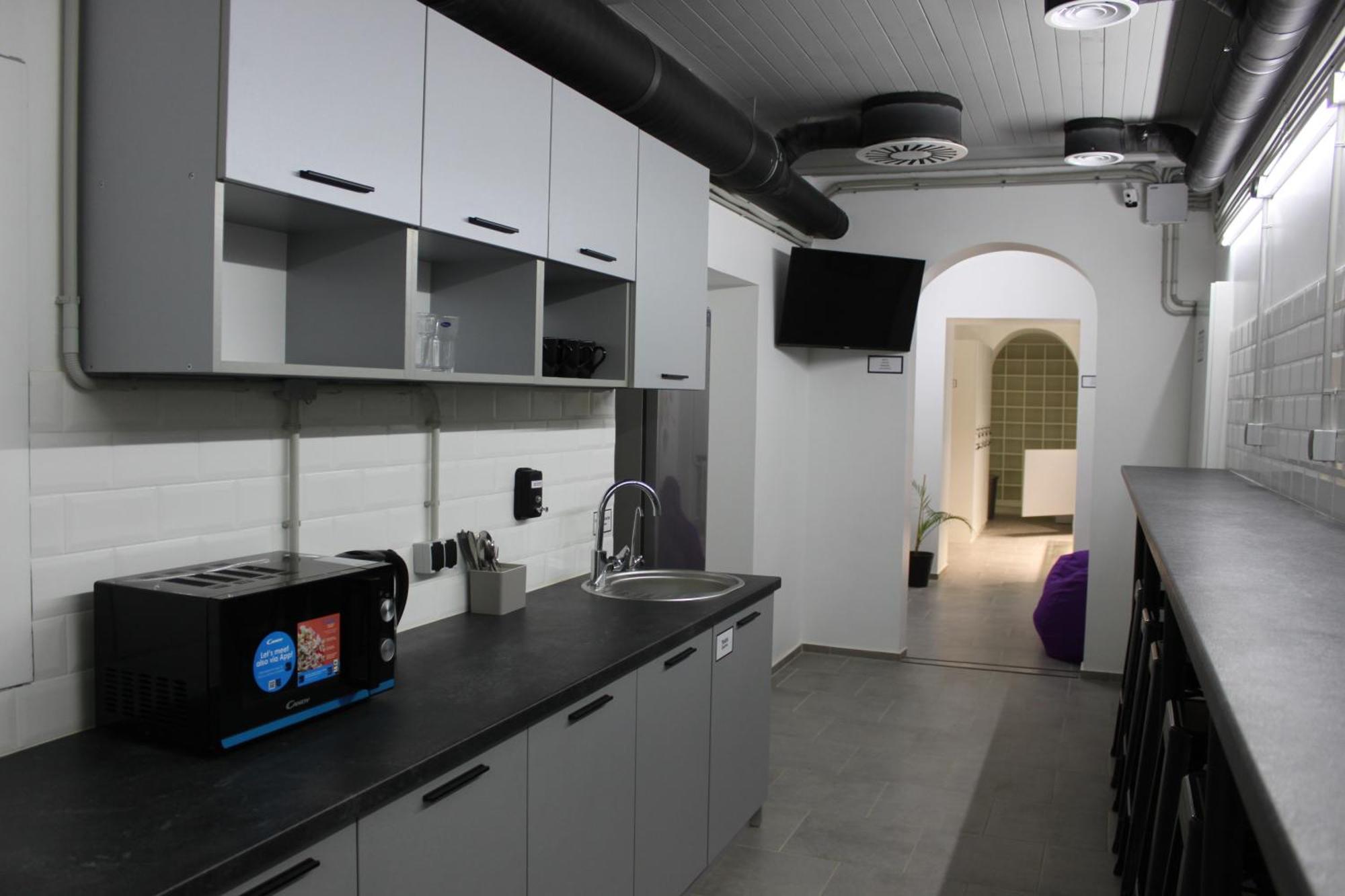 Av-3 Capsule Hotel Kyiv Exterior foto
